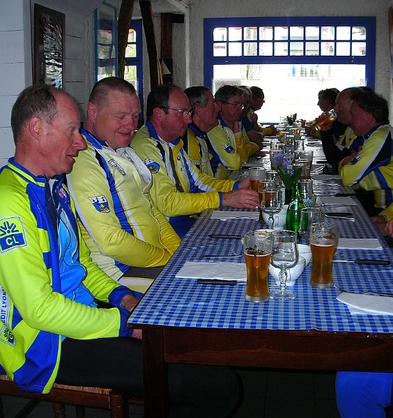 2011-04-14 16 Casse-croute a Penthievre.JPG